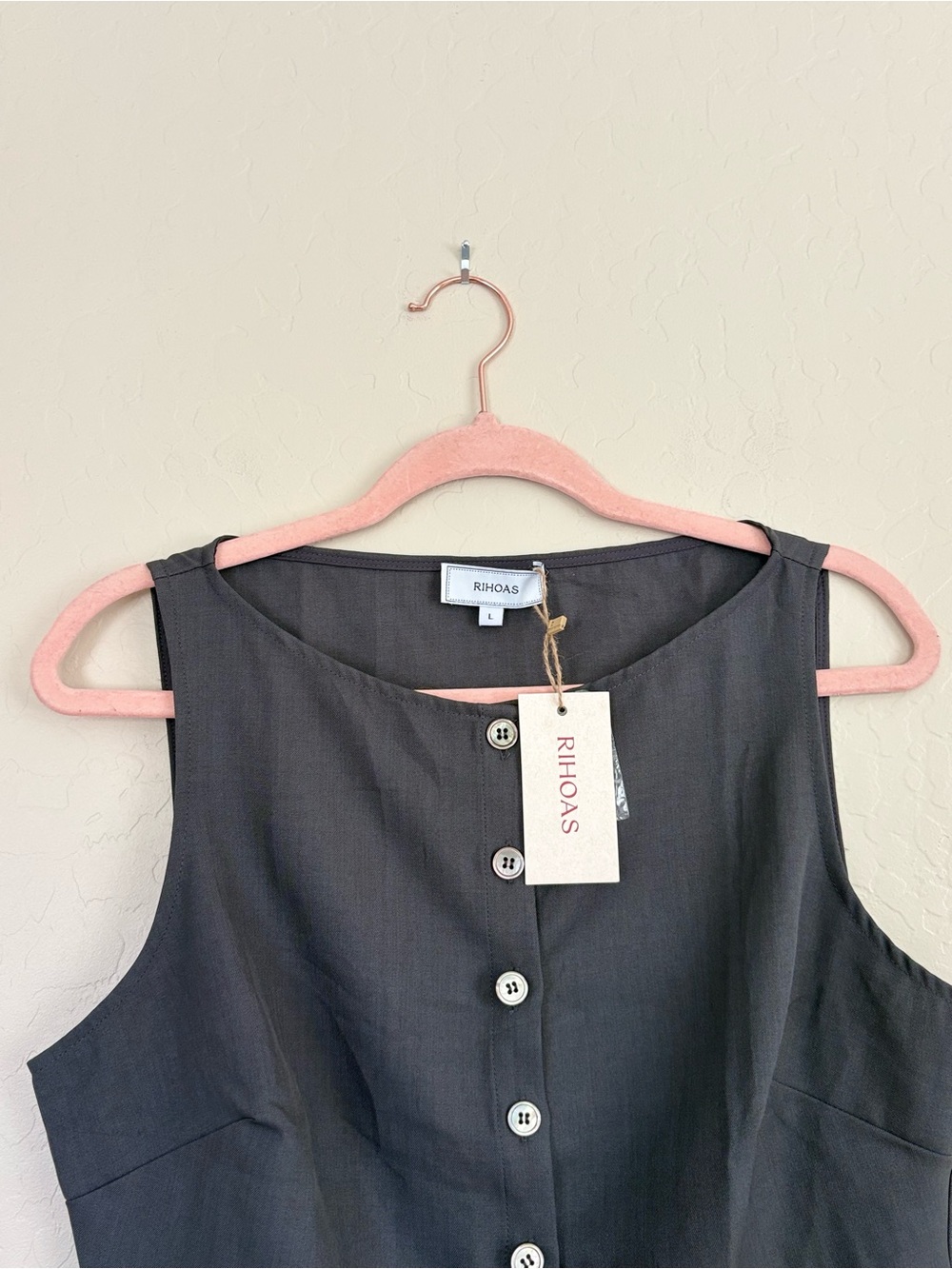 Rihoas Gray Split Front Button Down Tailored Sleeveless Vest Top NWT Large - Picture 2 of 5